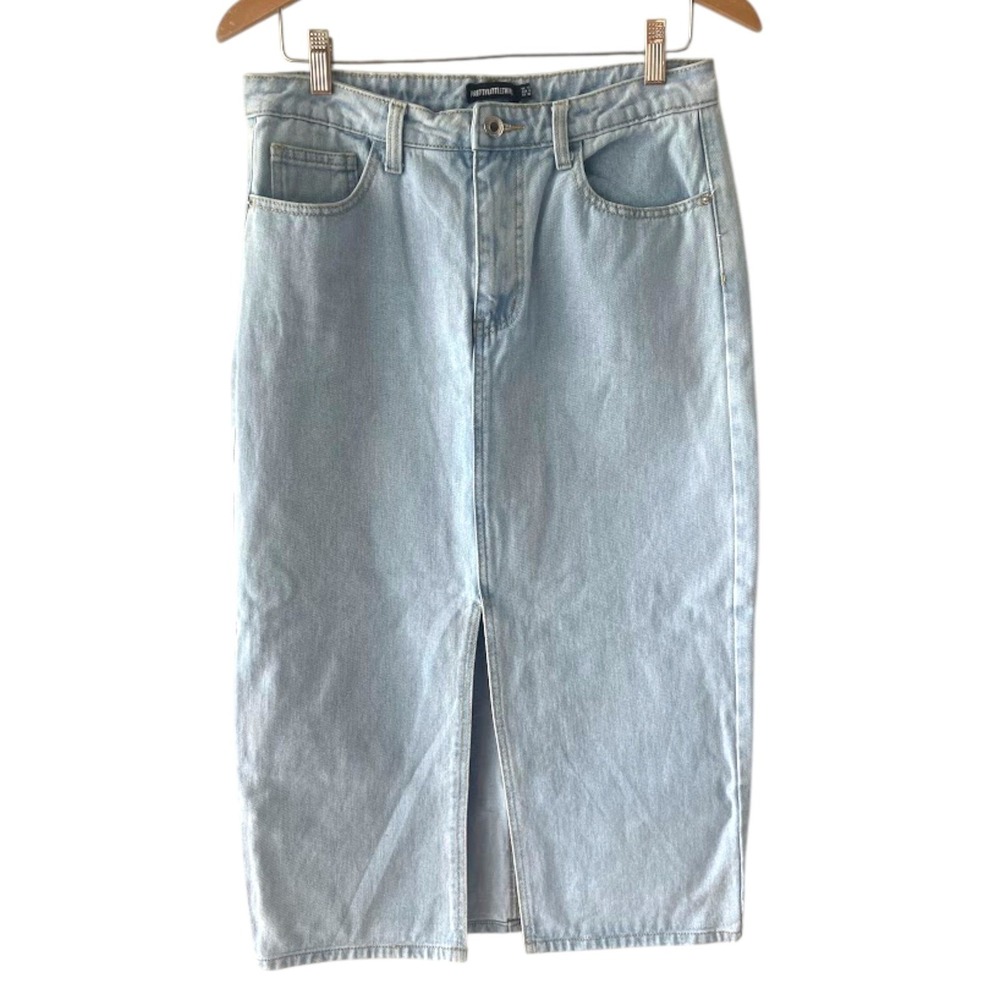 PrettyLittleThing Womens 8 Light Wash Denim Midi Skirt Front Slit Y2K